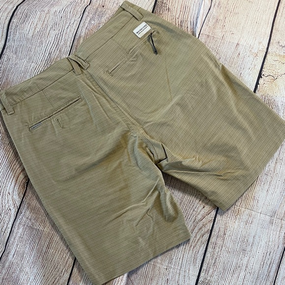 EUC Men’s sz30 Quiksilver Amphibian Hybrid Shorts - Picture 2 of 6